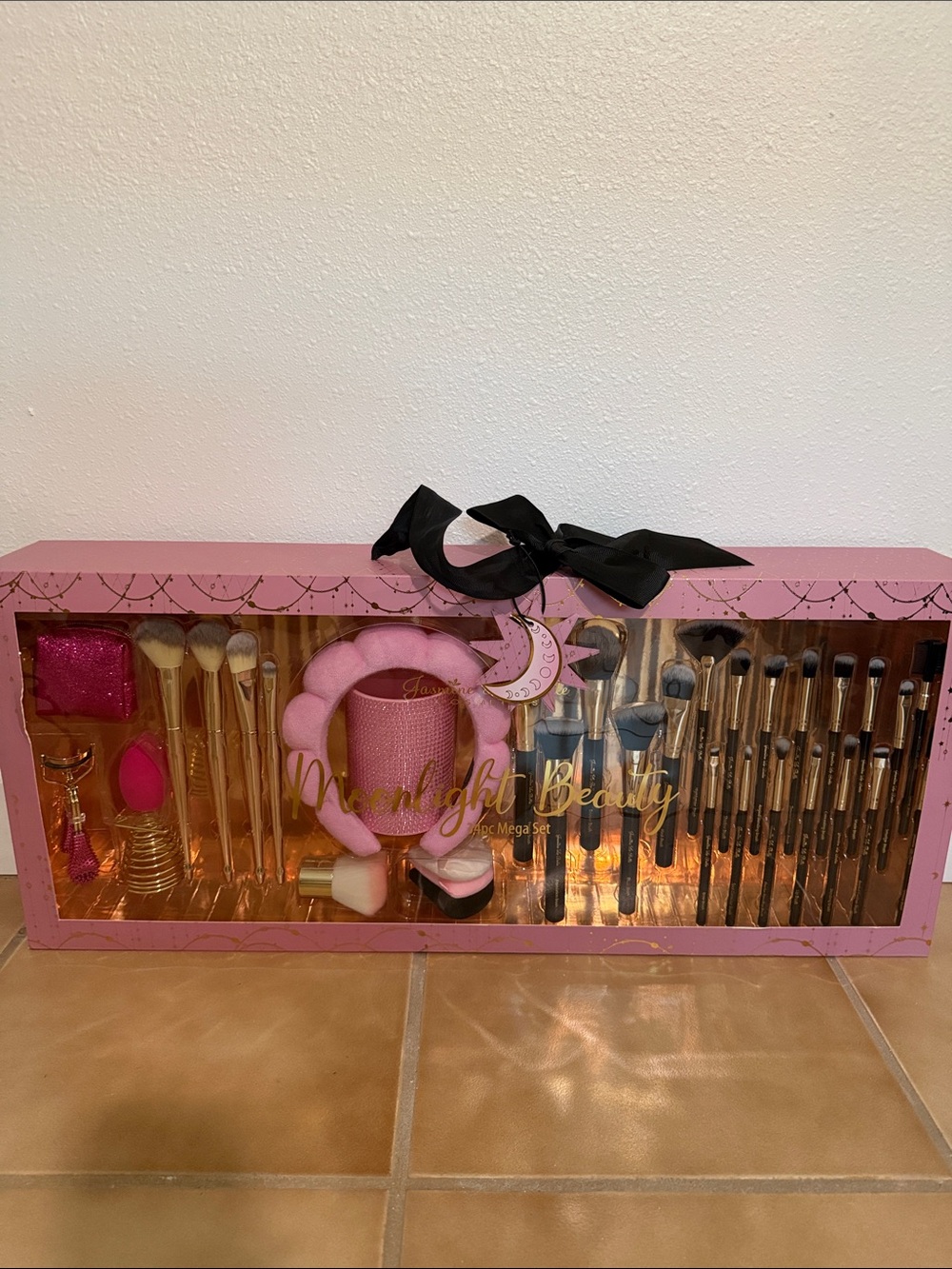 NIB Jasmine La Belle Ultimate Beauty 34-Piece Makeup Brush Set in Pink and Gold